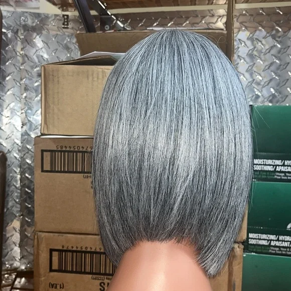 Stylish Gray Bob Wig - Picture 3 of 3